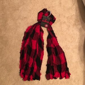 New with tags oversized uga scarf!